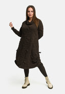 'Brunel' Kleid – Cowl-Neck, seitliche Raffung & Midilänge