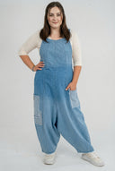 Ogrodniczki 'Sky' – Premiumowy dżins, ombre i detale z naszywkami