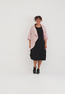 Vestido "Veya" – tecido caído, de corte elegante e estilo limpo